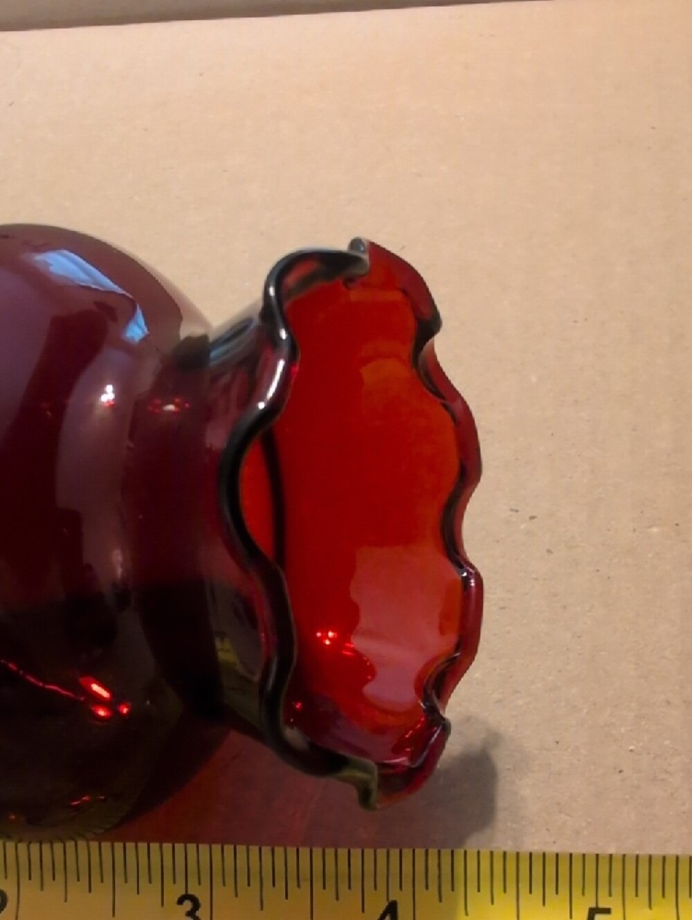 Anchor Hocking Ruby Red Ruffled Glass Vase Vintage - Picture 8 of 8